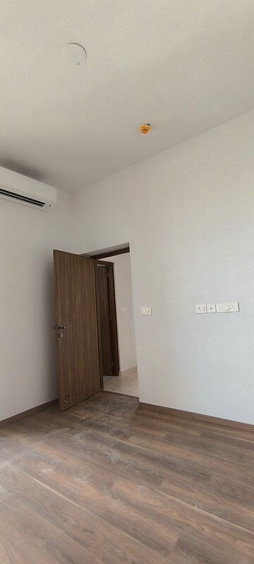 Room in 3 BHK Apartment at Conscient Hines Elevate, Sector 59 – for Rent