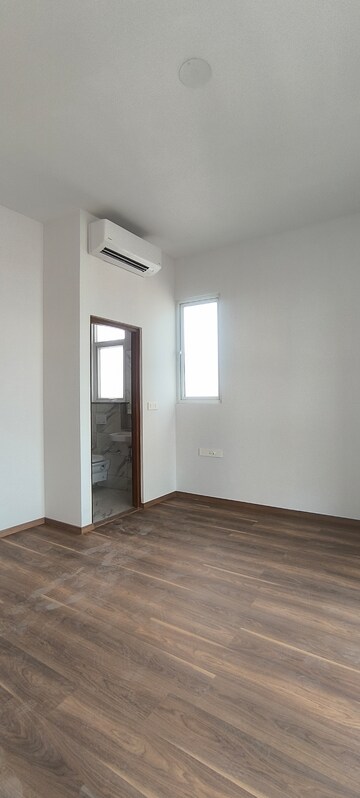 Room in 3 BHK Apartment at Conscient Hines Elevate, Sector 59 – for Rent