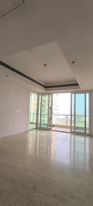 Room in 3 BHK Apartment at Conscient Hines Elevate, Sector 59 – for Rent