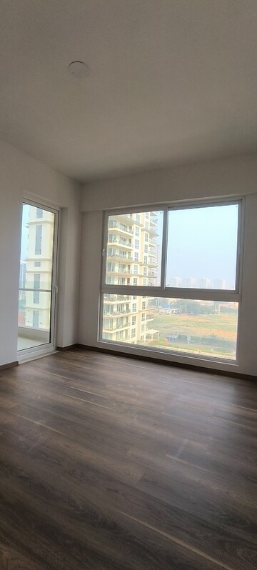 Room in 3 BHK Apartment at Conscient Hines Elevate, Sector 59 – for Rent