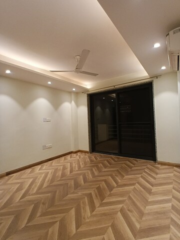 Bedroom in 4 BHK Builder Floor at Sushant Tower, Sector 56 – for Rent