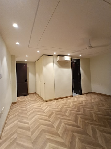 Bedroom in 4 BHK Builder Floor at Sushant Tower, Sector 56 – for Rent