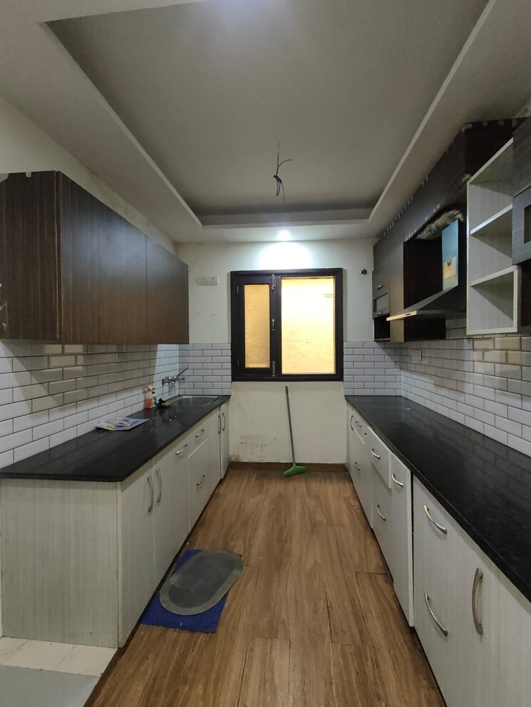 Kitchen, unitech-greenwood-city-apartment 3 Bedroom 2800 Sq.Ft. Builder Floor In Sector 45 Gurgaon 9515177