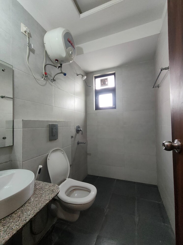 Bathroom, unitech-greenwood-city-apartment 3 Bedroom 2800 Sq.Ft. Builder Floor In Sector 45 Gurgaon 9515177