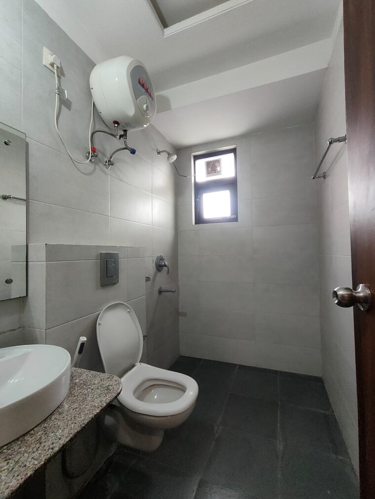 Bathroom, unitech-greenwood-city-apartment 3 Bedroom 2800 Sq.Ft. Builder Floor In Sector 45 Gurgaon 9515177