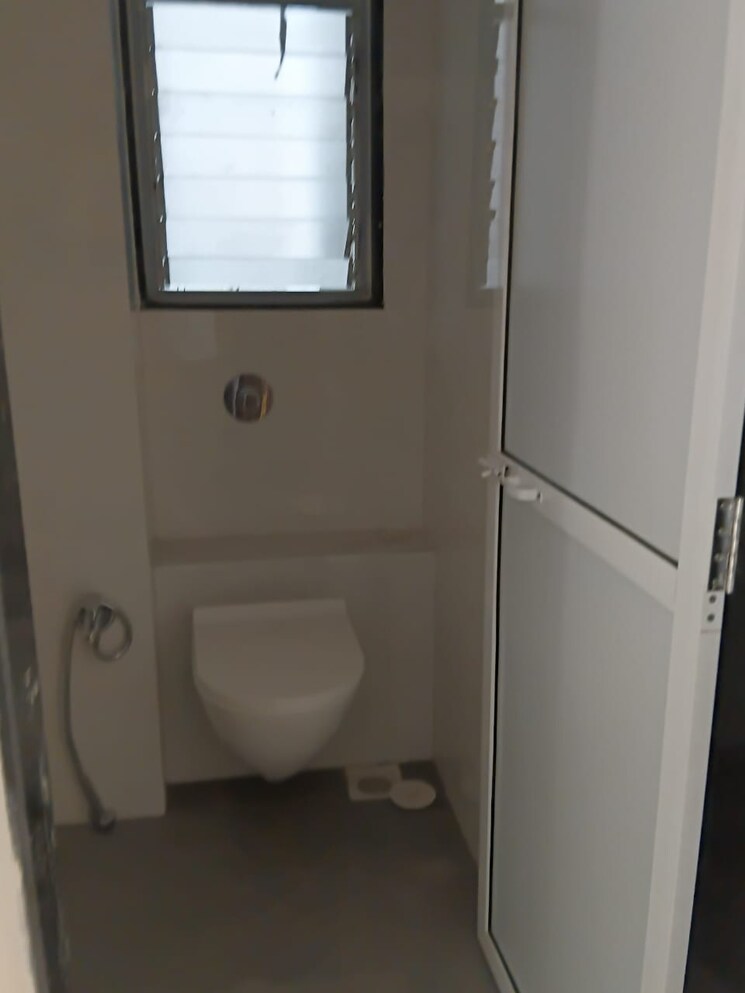 Bathroom, thane west Commercial Office Space 350 Sq.Ft. In Thane West Thane 9515159