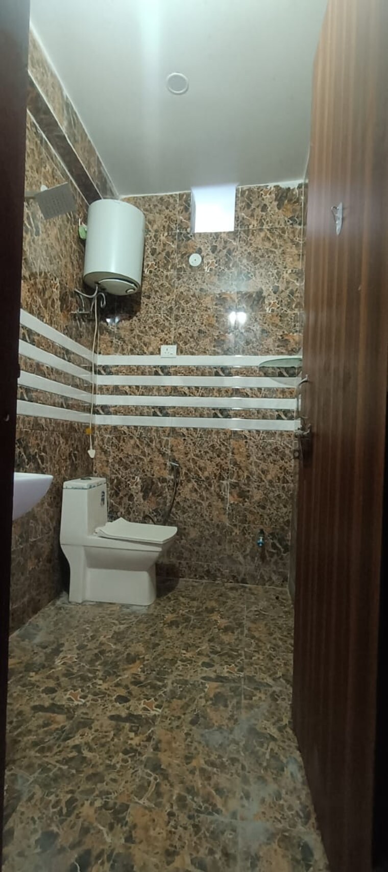 Bathroom, mayur vihar phase 1 2 Bedroom 750 Sq.Ft. Builder Floor In Mayur Vihar Phase 1 Delhi 9515204