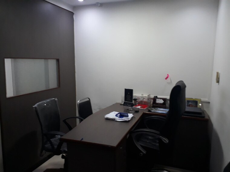 Team Area, haware-fantasia Commercial Office Space 550 Sq.Ft. In Vashi Sector 28 Navi Mumbai 9515181