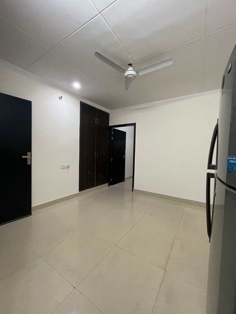 Room, chattarpur 1 Bedroom 450 Sq.Ft. Builder Floor In Chattarpur Delhi 9515334