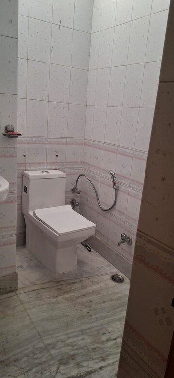 Bathroom in 2 BHK Builder Floor at JakhaN-Rajpur Road – for Rent
