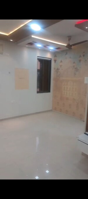 Room in 2 BHK Apartment at Neelkanth Palms, Kapur Bawdi – for Rent