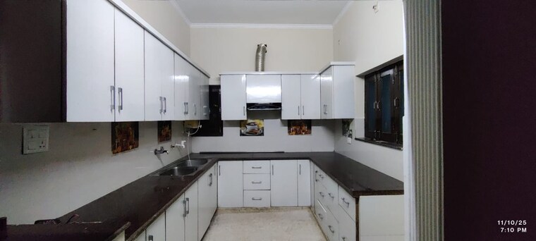 Kitchen, amwala uparla 3 Bedroom 1500 Sq.Ft. Builder Floor In Amwala Uparla Dehradun 9515322