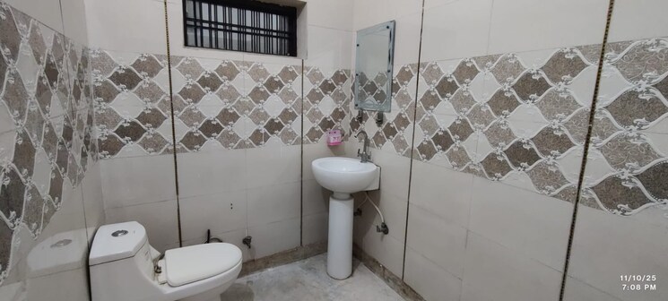 Attached Bathroom, amwala uparla 3 Bedroom 1500 Sq.Ft. Builder Floor In Amwala Uparla Dehradun 9515322