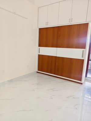 Room in 2 BHK Apartment at Kondapur – for Rent