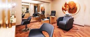 Living Room in 4 BHK Apartment at Sugee Sea Krest, Worli – for Sale