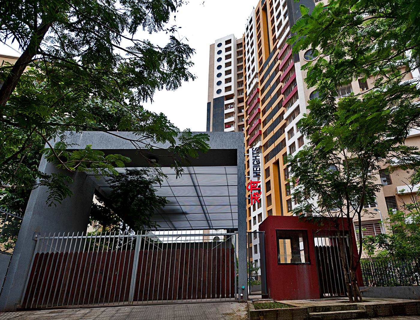 2 BHK Apartment For Sale in Group Seven Rushi Heights