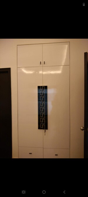 Furnished Amenities in 3 BHK Apartment at Antriksh Golf View, Sector 78 – for Rent