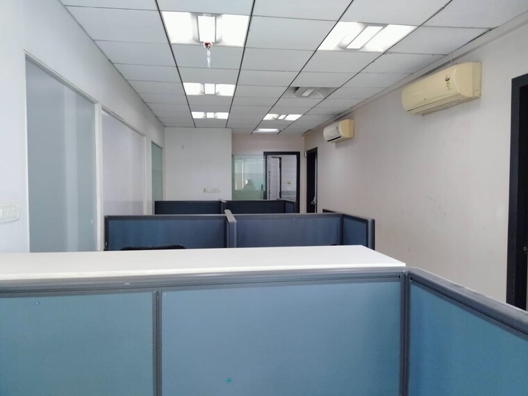 Team Area, real-tech-park Commercial Office Space 650 Sq.Ft. In Vashi Sector 30a Navi Mumbai 9515326