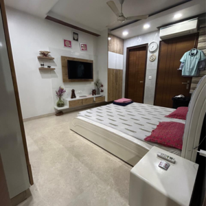 Bedroom in 6+ BHK Independent House at Shalimar Bagh BH West Block RWA, Shalimar Bagh – for Sale