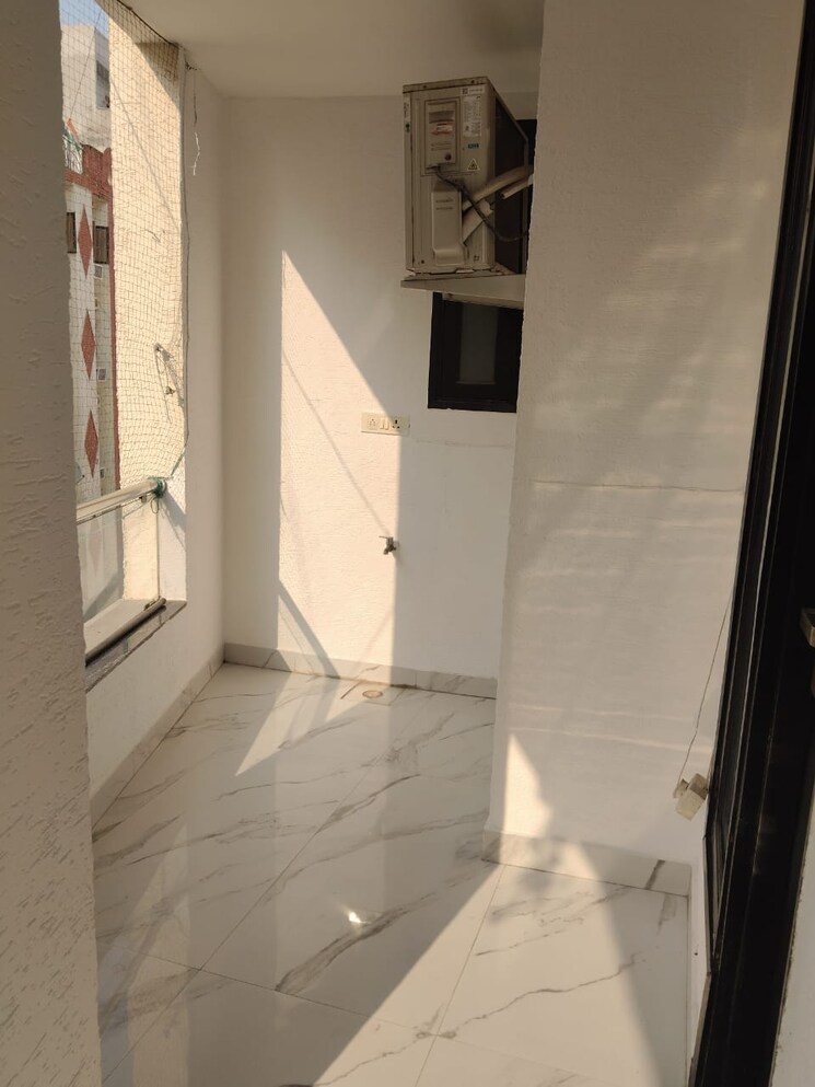 undefined, freedom fighters enclave 3 Bedroom 1000 Sq.Ft. Builder Floor In Freedom Fighters Enclave Delhi 9515373