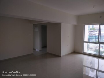 Room in 2 BHK Apartment at Lower Parel West – for Rent