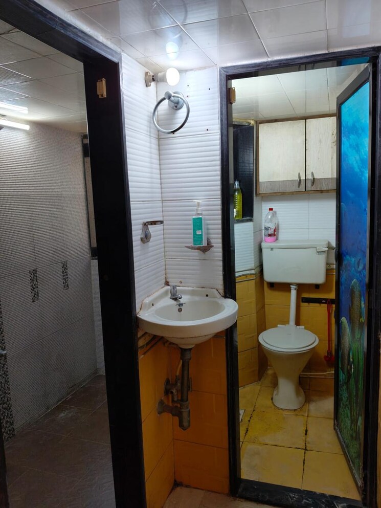 Bathroom, neelganga-apartment 1 Bedroom 420 Sq.Ft. Apartment In Lower Parel Mumbai 9515408