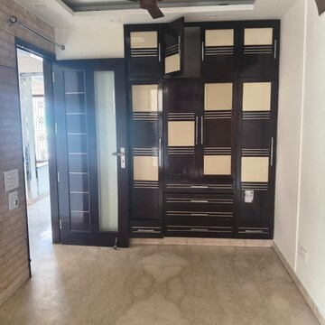 1 BHK Builder Floor For Rent in Sector 9