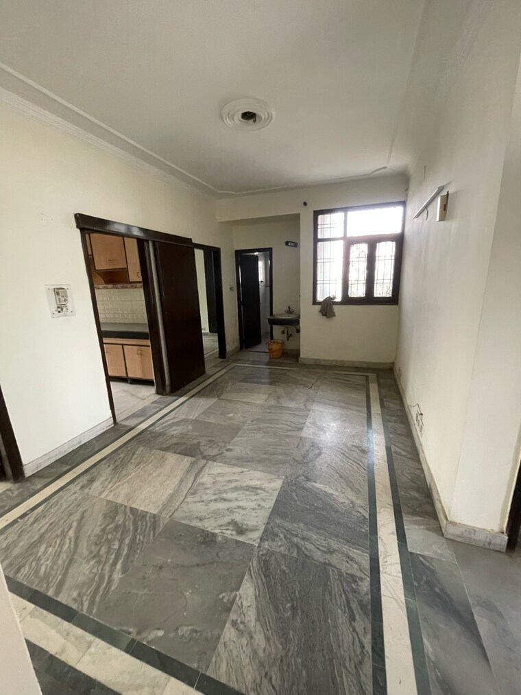 undefined, sector 21d 3 Bedroom 250 Sq.Yd. Builder Floor In Sector 21d Faridabad 9515395