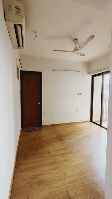 Room in 2 BHK Apartment at Lodha Palava Downtown Dombivli East, Dombivli East – for Rent