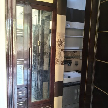 Bathroom in 2 BHK Builder Floor at Sector 9 – for Rent