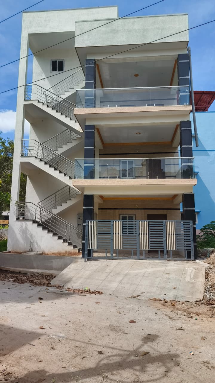 6+ BHK + Pooja Room Independent House For Sale in KR Puram