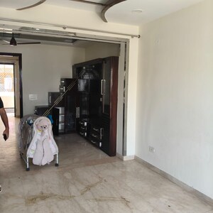 Parking in 1 BHK Builder Floor at Sector 9 – for Rent