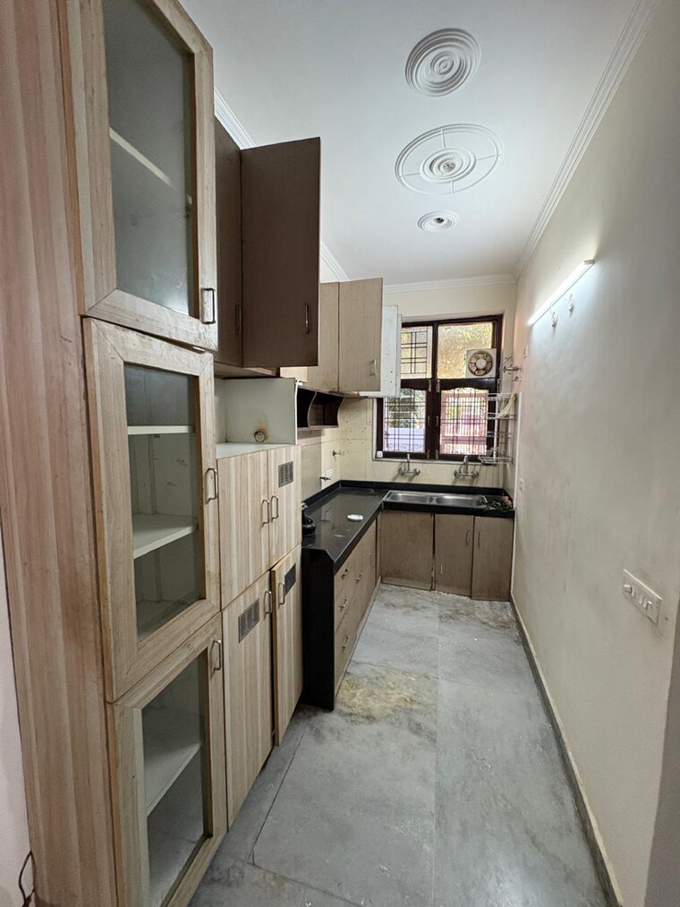 Balcony, sector 9 1.5 Bedroom 1200 Sq.Ft. Builder Floor In Sector 9 Gurgaon 9515558