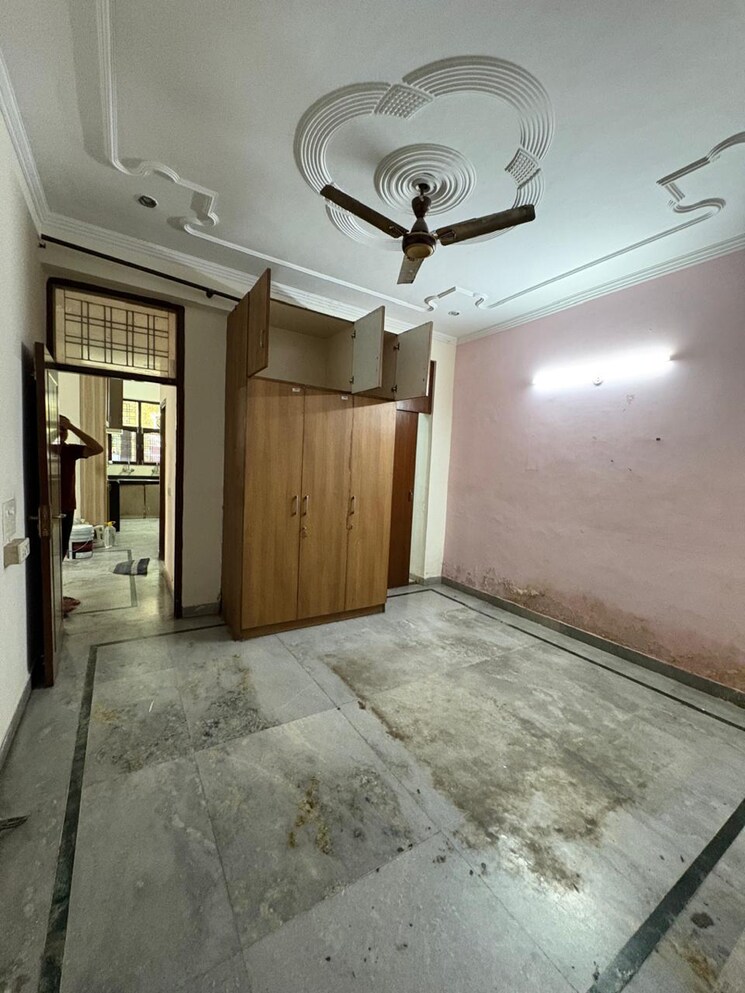 Room, sector 9 1.5 Bedroom 1200 Sq.Ft. Builder Floor In Sector 9 Gurgaon 9515558