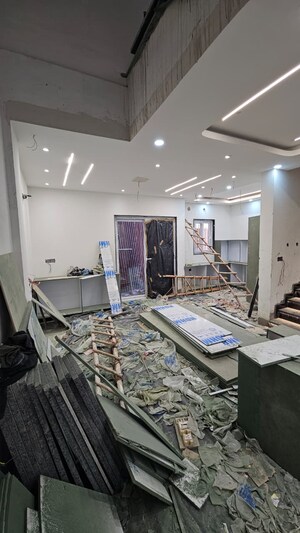 Bedroom in 4 BHK Independent House at Aman Luxury Apartments, Sahastradhara Road – for Sale