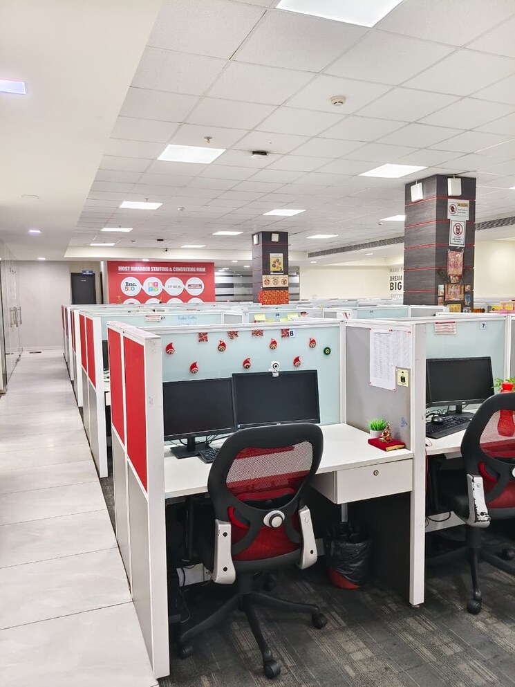 Team Area, sector 63 Commercial Office Space 4500 Sq.Ft. In Sector 63 Noida 9515560