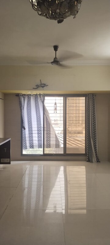 2 BHK Apartment For Rent in Runwal Heights, Mulund West