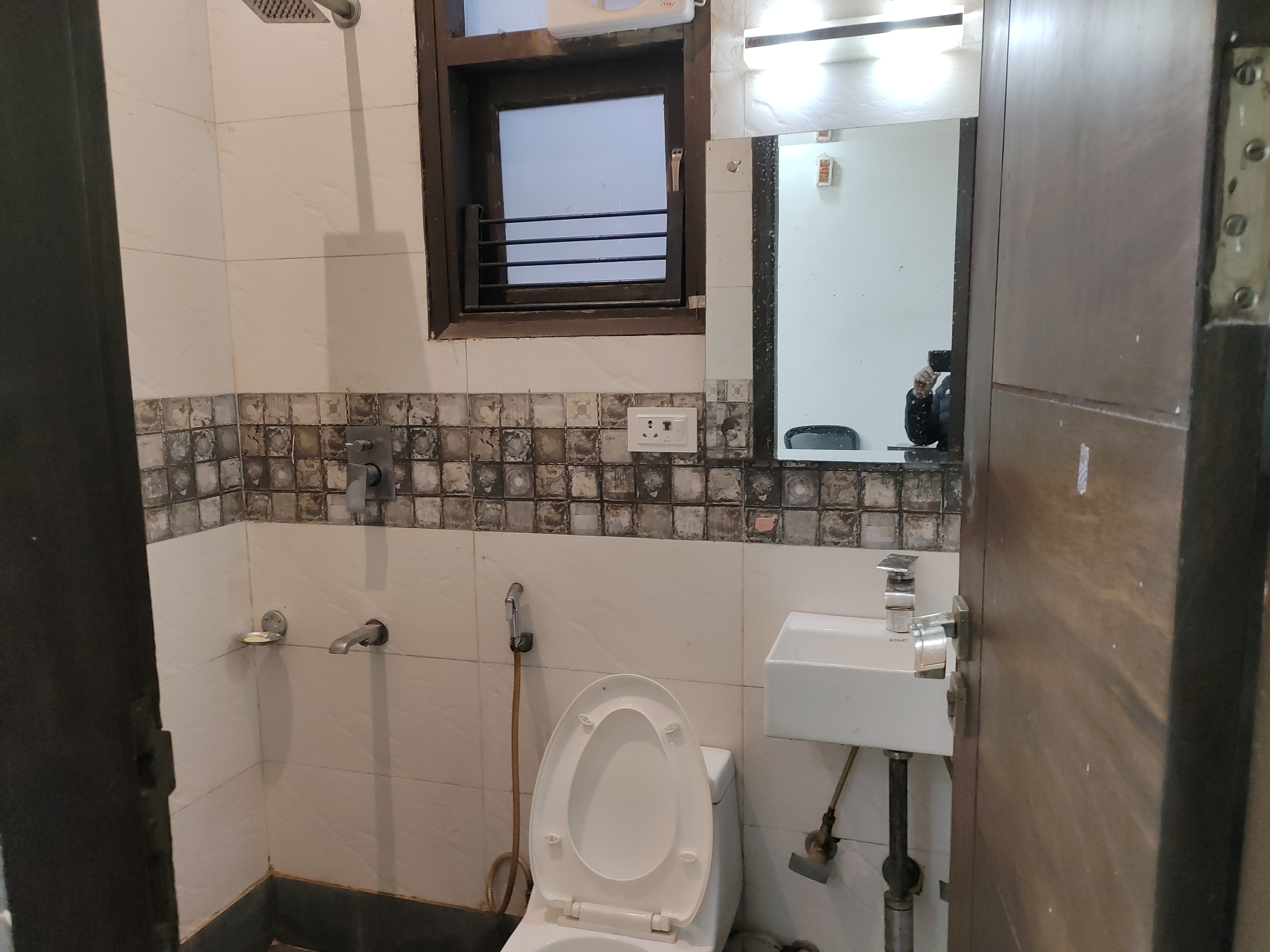 Bathroom, queens-plaza 1 RK 250 Sq.Ft. Builder Floor In Sector 43 Gurgaon 9515591