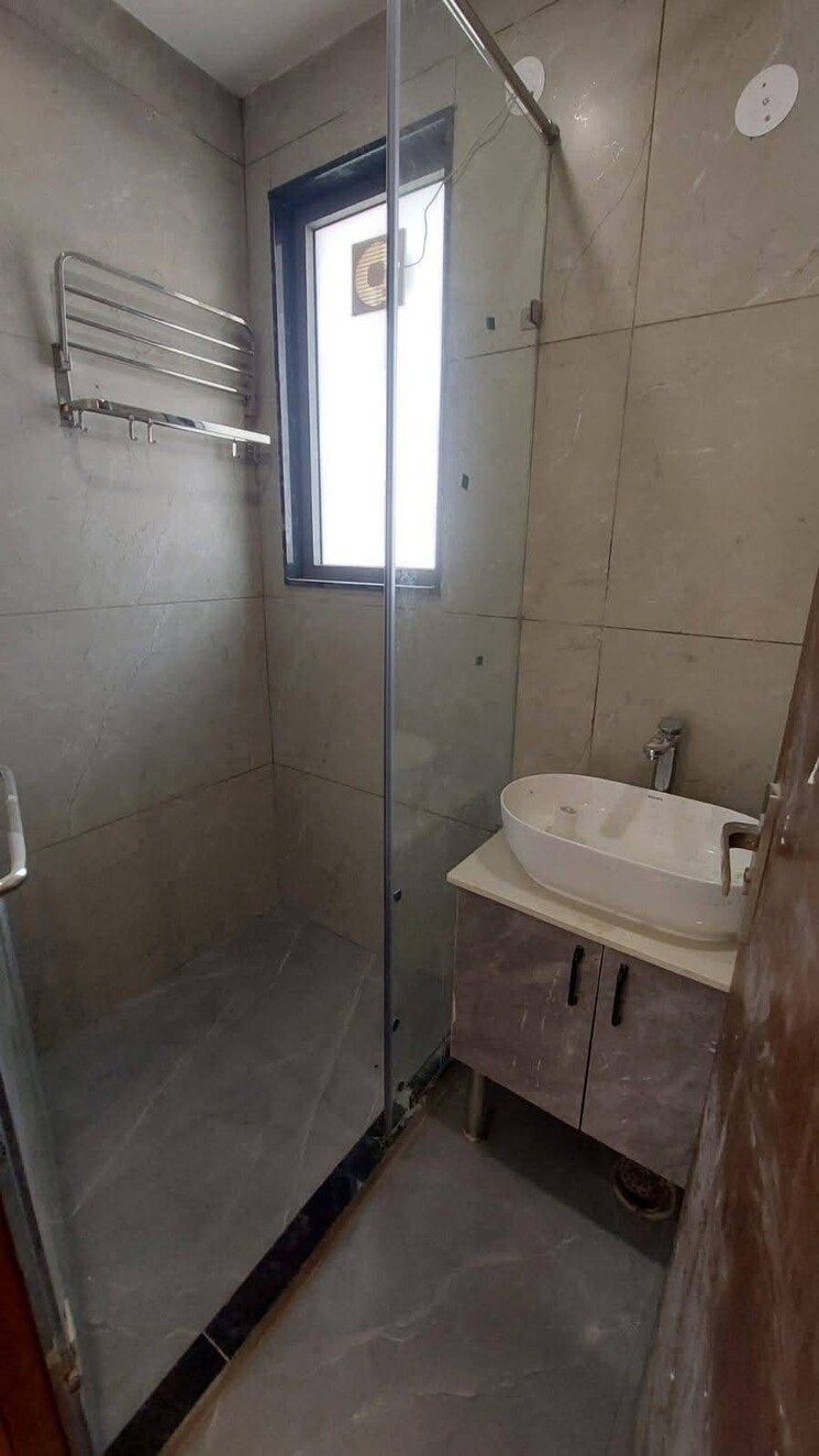 Bathroom, chattarpur 2 Bedroom 850 Sq.Ft. Builder Floor In Chattarpur Delhi 9515634