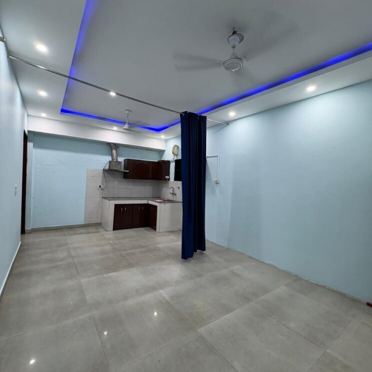 Room, sector 9 3 Bedroom 2000 Sq.Ft. Builder Floor In Sector 9 Gurgaon 9515616