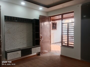 Room in 2 BHK Builder Floor at Sharma Homes 1, Sector 37 – for Rent