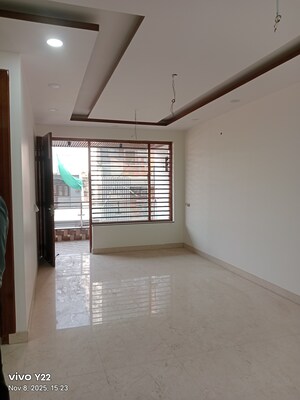 Room in 2 BHK Builder Floor at Sharma Homes 1, Sector 37 – for Rent