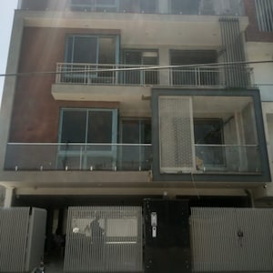 1 BHK Builder Floor For Rent in Sector 9