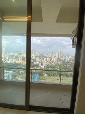 Room in 3 BHK Apartment at Indiabulls Sky Forest, Lower Parel – for Rent