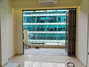 Room in 3 BHK Apartment at Indiabulls Sky Forest, Lower Parel – for Rent
