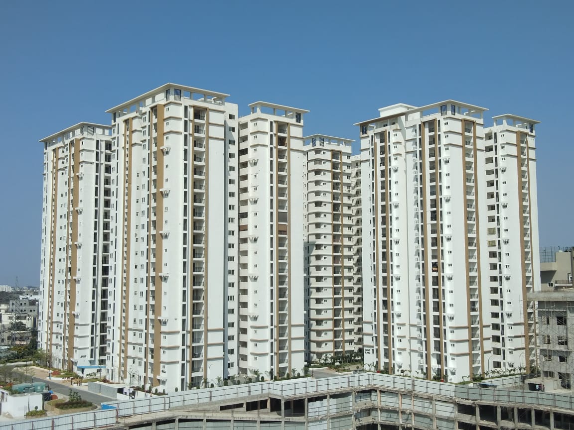 2 BHK Apartment For Sale in Smr Vinay Iconia Logon, K