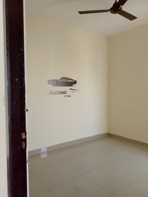 Room in 3 BHK Apartment at Amrapali Enchante, Tech Zone 4 Greater Noida – for Rent