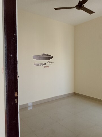 Room in 3 BHK Apartment at Amrapali Enchante, Tech Zone 4 Greater Noida – for Rent