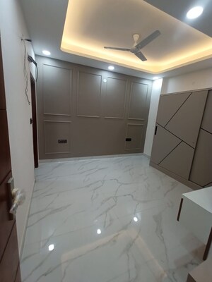 Room in 3 BHK Builder Floor at Sector 12 – for Rent