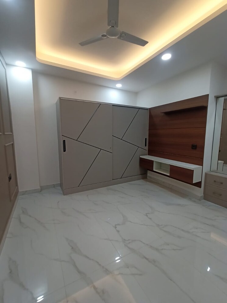 Room, sector 12 3 Bedroom 1500 Sq.Ft. Builder Floor In Sector 12 Gurgaon 9515848
